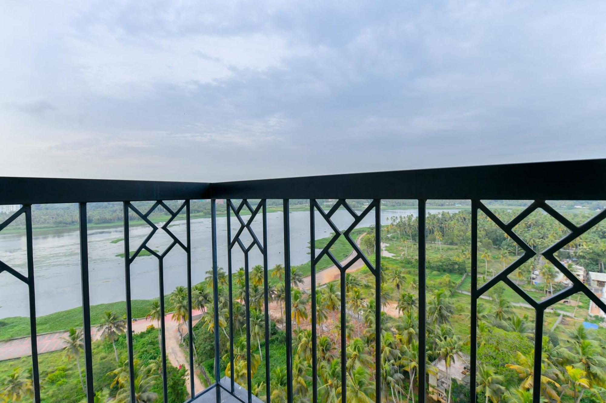 Super Hotel O Tyche Stays Thiruvananthapuram Ngoại thất bức ảnh